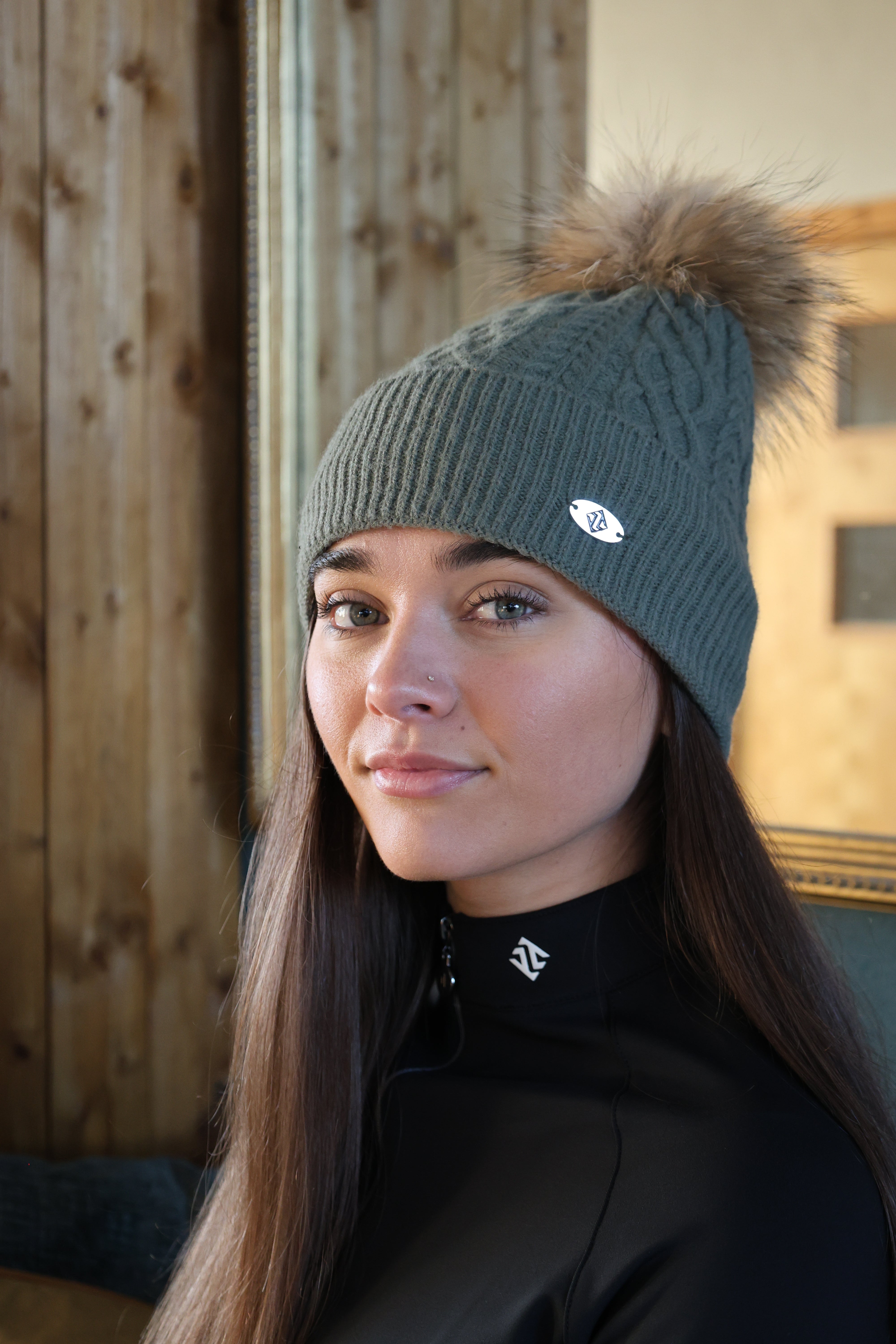 Tesoro Knitted hat with Bobble