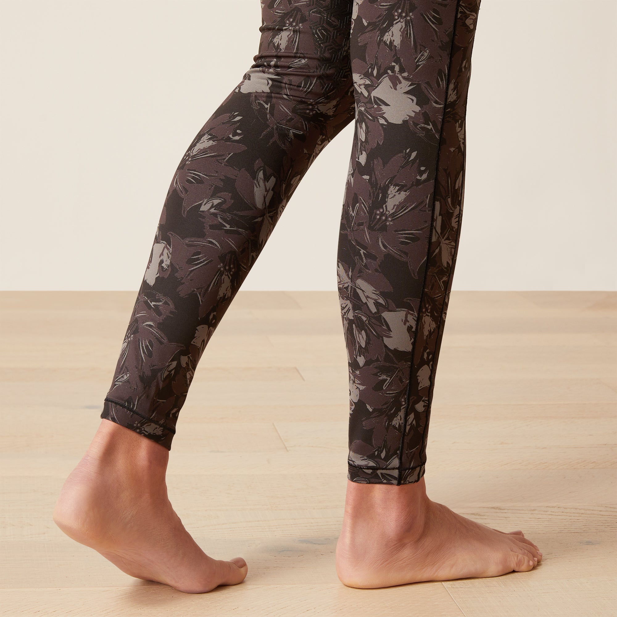 Ariat Wms Eos Etch Half Grip Tights Exploded Black Floral